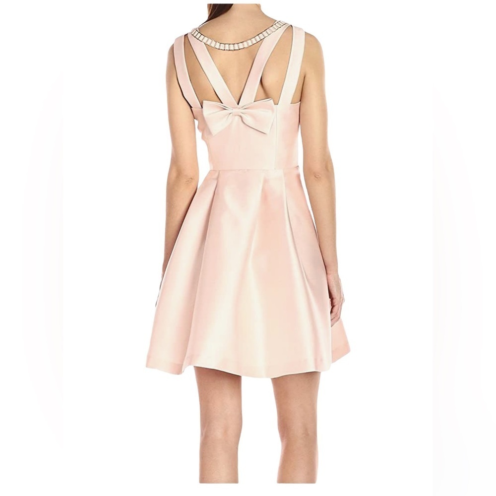 Jessica Simpson Pink Princess seamed party dress necklace detail & bow b…